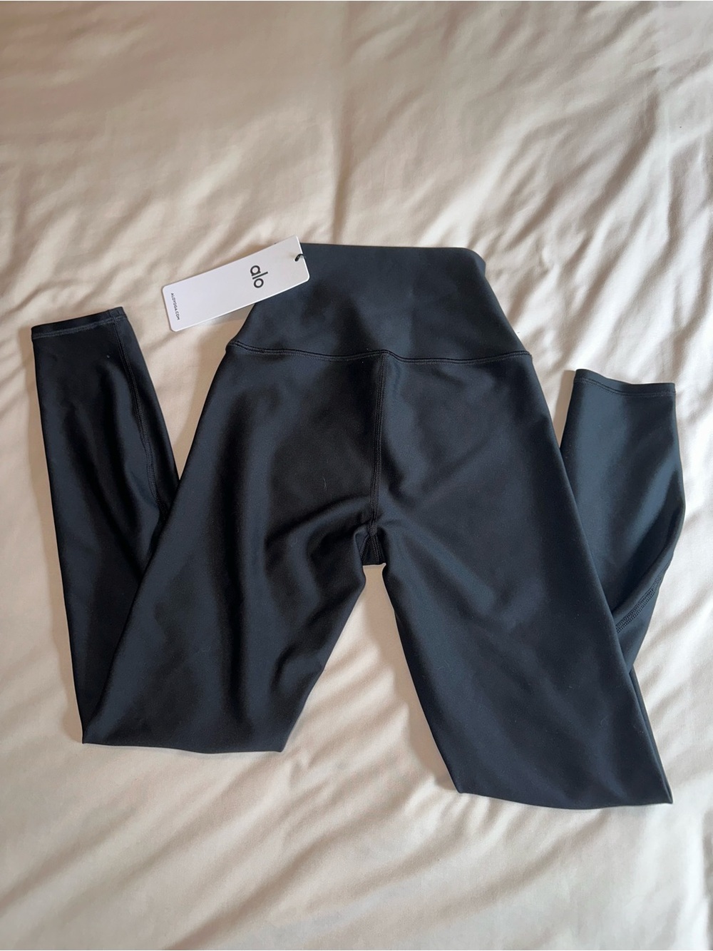 ALO Yoga Airlift Leggings - Picture 5 of 6